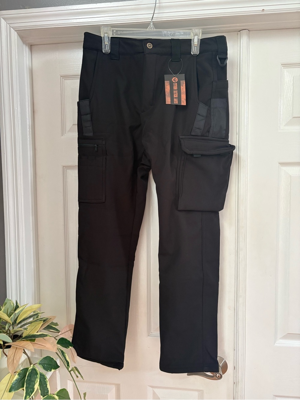 Men’s Black Tactical Pants with Multi-Pocket Utility Design